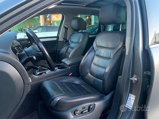 Usata VW Touareg 245 CV (180 kW) 2014 Grigio SUV