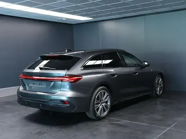 Nuova Audi A5 S-Line 204 CV (150 kW) 2025 Grigio Station wagon
