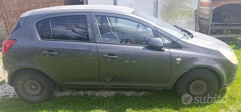 Usata Opel Corsa 75 CV (55 kW) 2010 Grigio Utilitaria