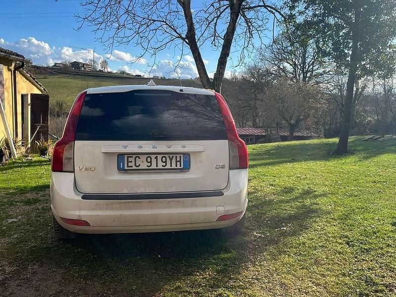 Usata Volvo V50 114 CV (83 kW) 2010 Bianco Station wagon