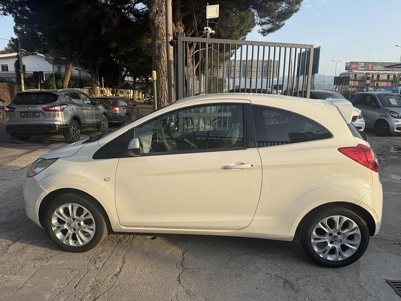 Usata Ford Ka Titanium 74 CV (54 kW) 2009 Bianco Utilitaria