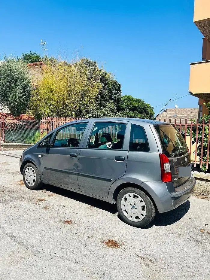 Usata Fiat Idea 69 CV (50 kW) 2006 Bluazzurro Monovolume