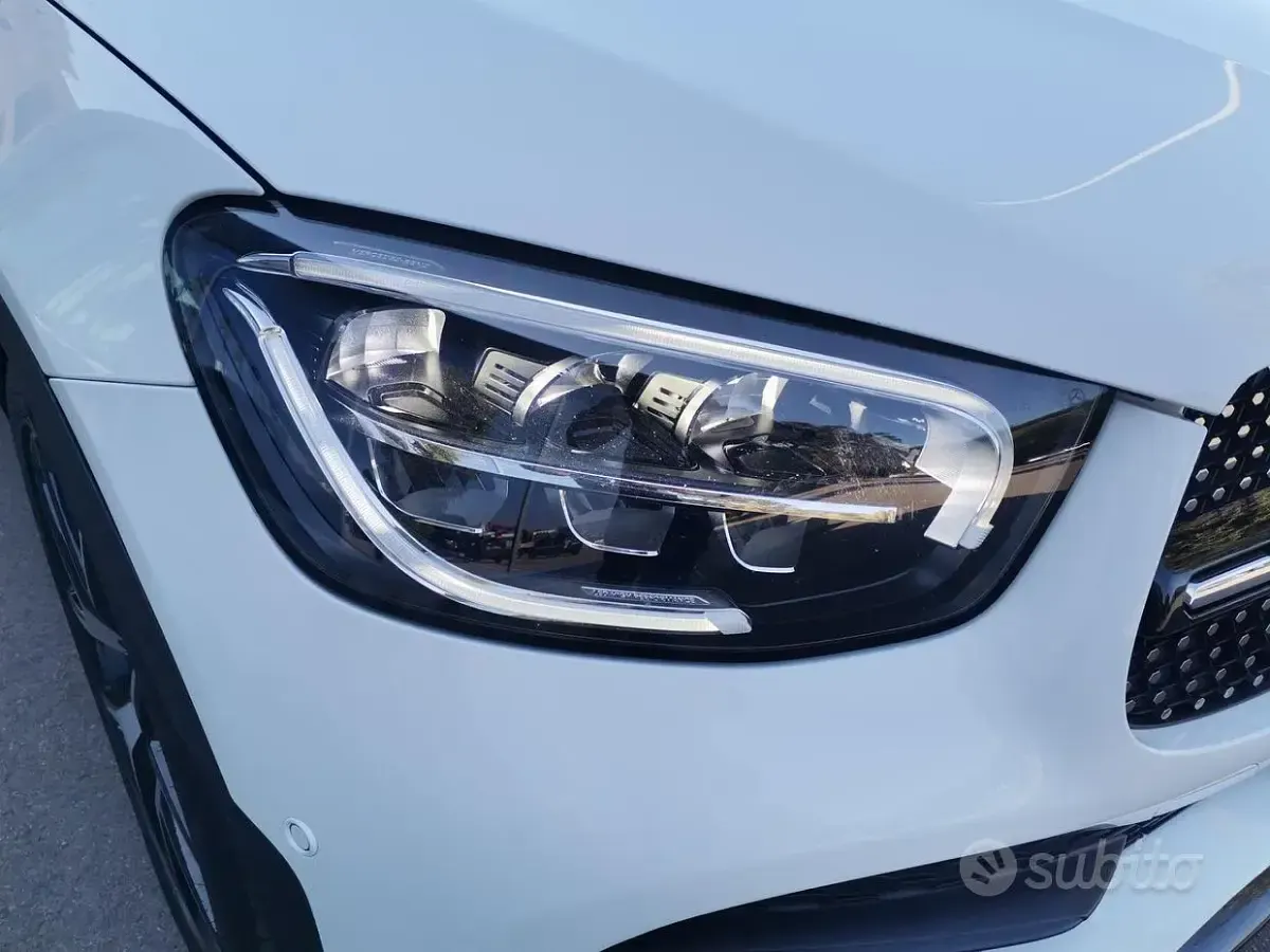 Usata Mercedes GLC300 Premium Plus 194 CV (142 kW) 2023 Bianco SUV