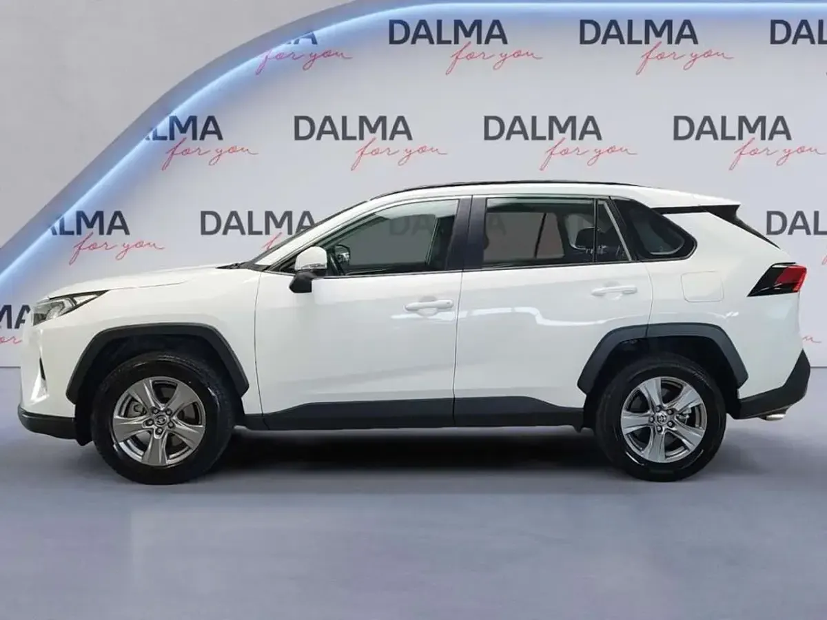 Usata Toyota RAV4 Hybrid Business Edition 222 CV (163 kW) 2022 Non disponibile SUV