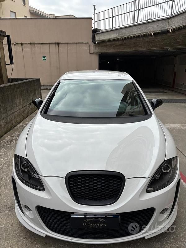 Usata Seat Leon CUPRA 241 CV (177 kW) 2009 Bianco Utilitaria