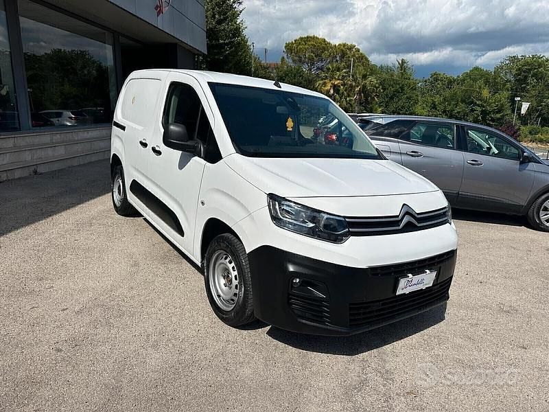 Usata Citroën Berlingo Live 102 CV (75 kW) 2020 Bianco Monovolume