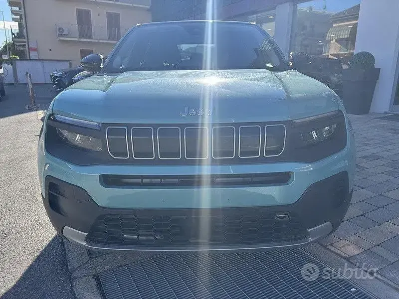 Usata Jeep Avenger Altitude 101 CV (74 kW) 2024 Blu/azzurro SUV