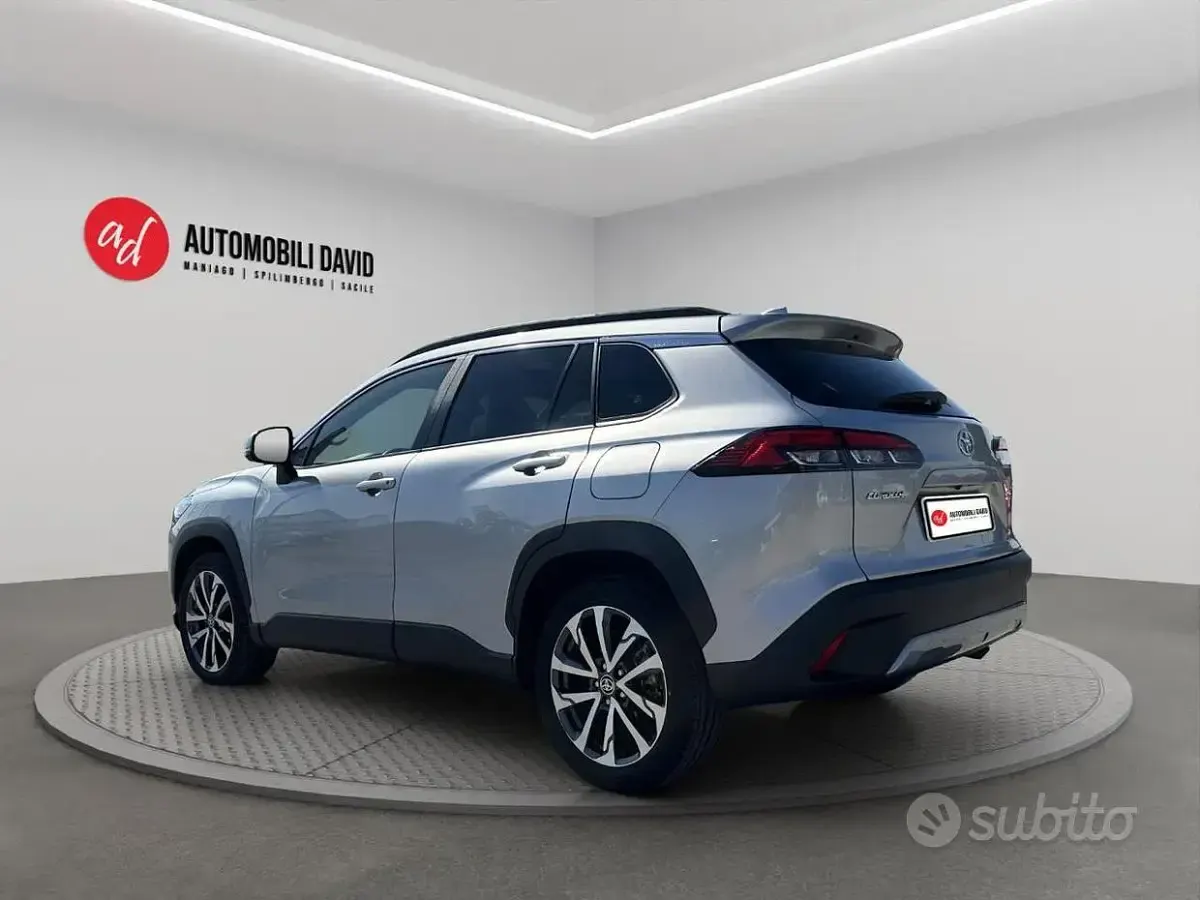 Usata Toyota Corolla Cross Lounge 152 CV (111 kW) 2024 Grigio SUV