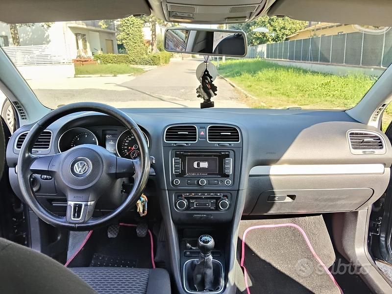 Nero Usata 2009 VW Golf VI Trendline Tre volumi | 5800 € (Ottimo prezzo) - Immagine 1/4