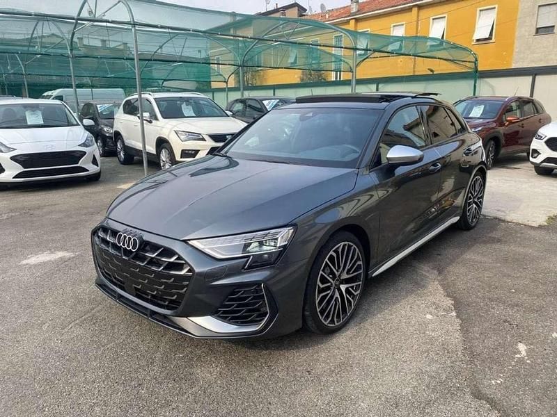 Grigio Usata 2024 Audi S3 Ambiente Tre volumi | 47.990 € (Ottimo prezzo) - Immagine 1/4