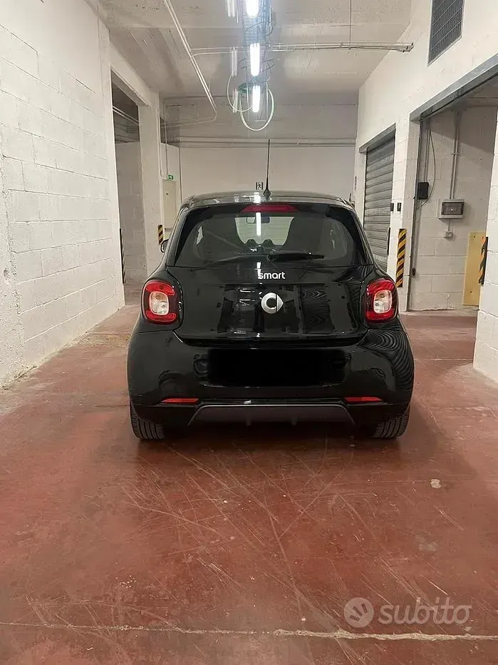 Usata Smart ForFour 71 CV (52 kW) 2019 Nero Utilitaria