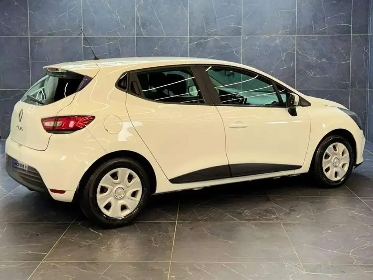 Begagnad Renault Clio IV 88 HK (64 kW) 2017 Vit Van
