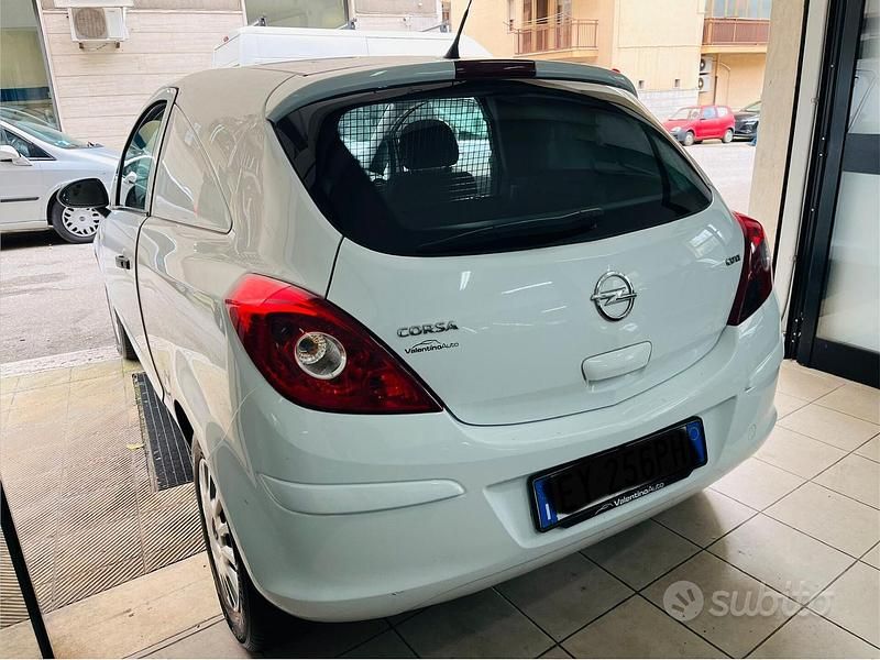 Usata Opel Corsa 74 CV (54 kW) 2015 Bianco Utilitaria