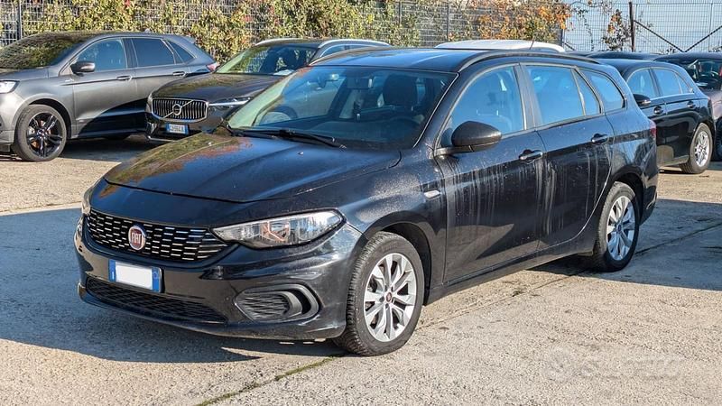 Usata Fiat Tipo 120 CV (88 kW) 2018 Nero Station wagon