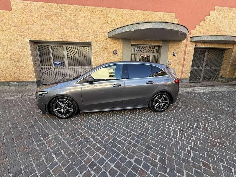 Begagnad Mercedes B200 Premium 150 HK (110 kW) 2020 Minibuss