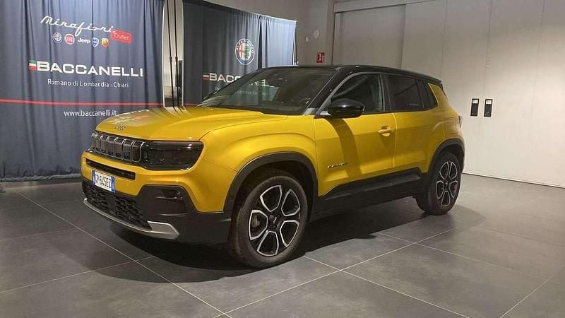 Usata Jeep Avenger EV Summit 61 kW (84 CV) 2023 Oro SUV