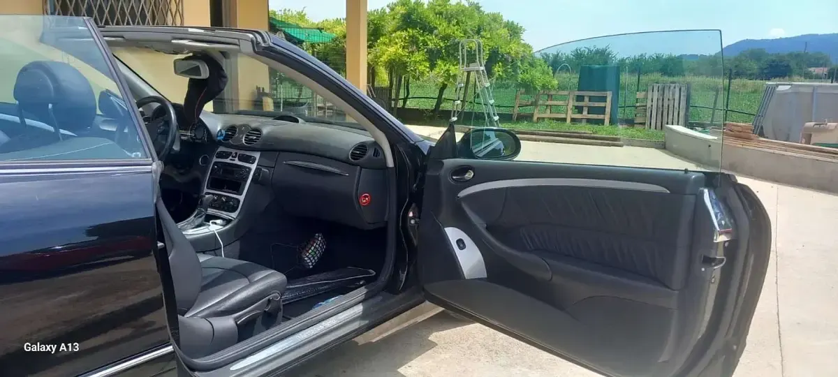 Usata Mercedes CLK240 Elegance 170 CV (125 kW) 2003 Nero Cabrio