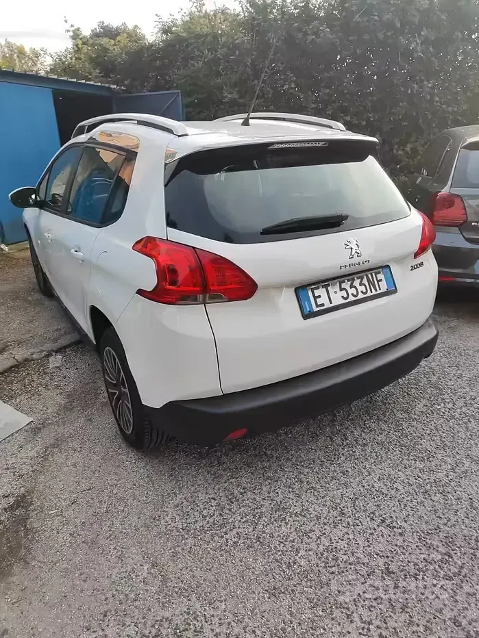 Usata Peugeot 2008 Active 68 CV (50 kW) 2014 Bianco SUV