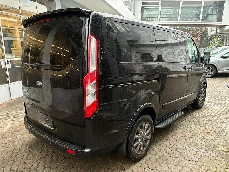 Usata Ford Tourneo Custom 184 CV (135 kW) 2022 Nero Furgone