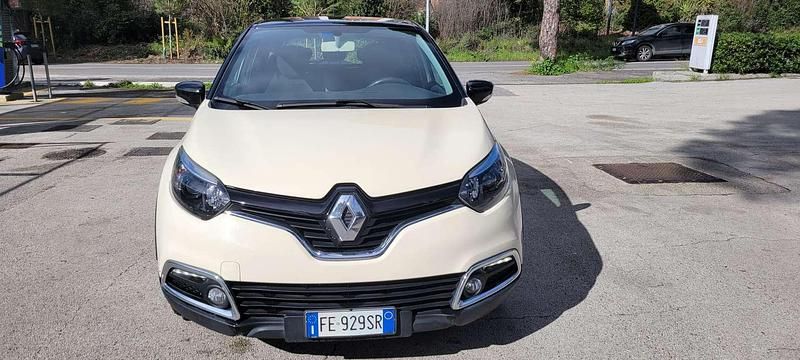Usata Renault Captur Intens 90 CV (66 kW) 2016 Beige SUV