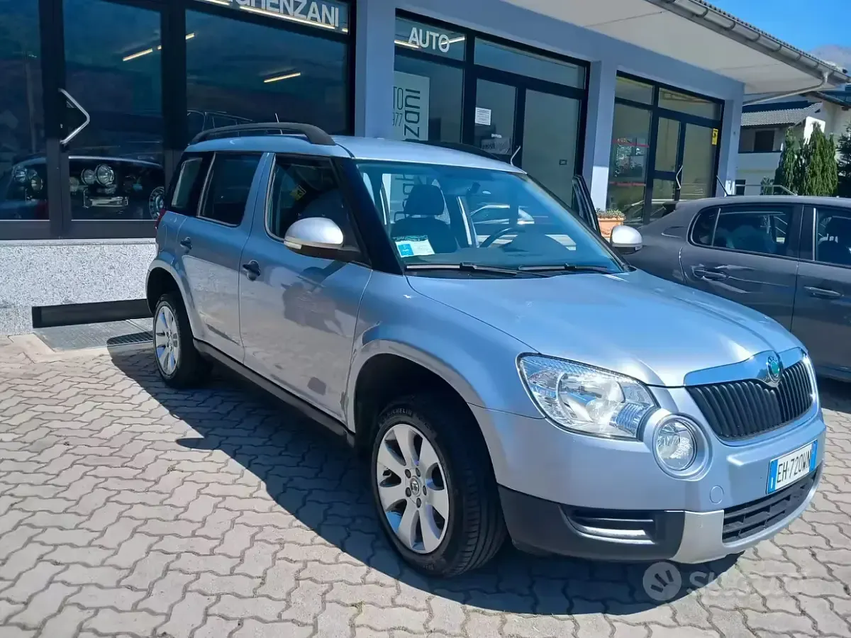 Usata Skoda Yeti Experience 110 CV (80 kW) 2011 Grigio SUV