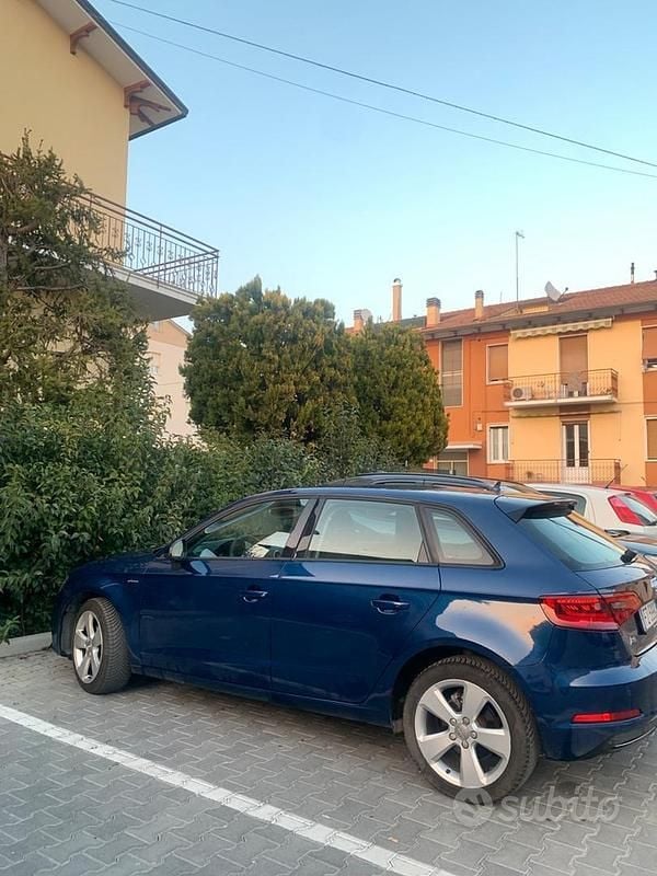 Usata Audi A3 Ambiente 110 CV (80 kW) 2014 Blu/azzurro Berlina