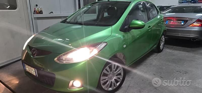 Usata Mazda 2 75 CV (55 kW) 2008 Verde Utilitaria
