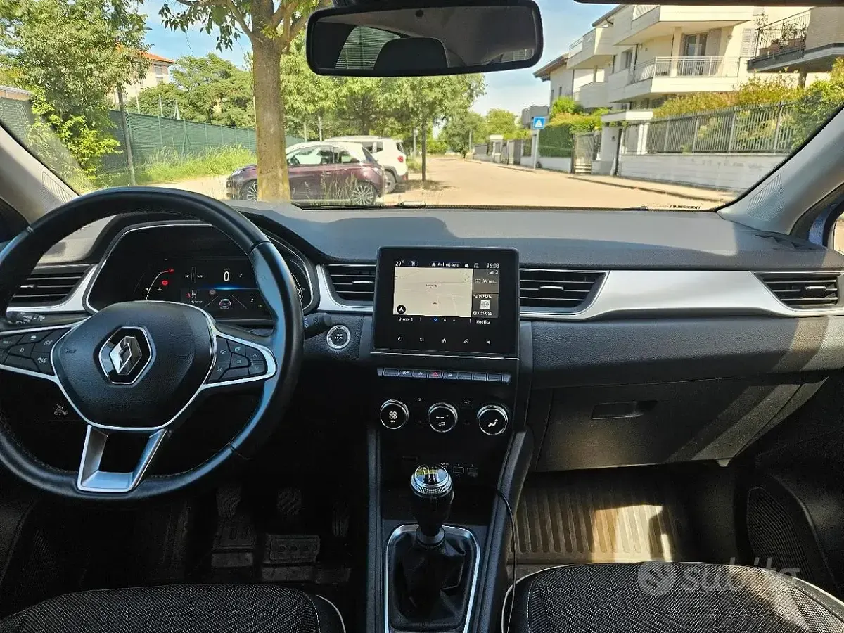 Usata Renault Captur Techno 101 CV (74 kW) 2022 Bluazzurro SUV