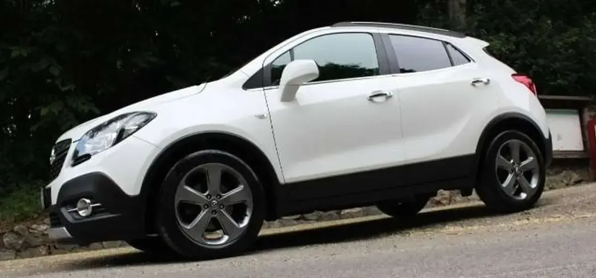 Usata Opel Mokka Cosmo 116 CV (85 kW) 2013 Bianco SUV