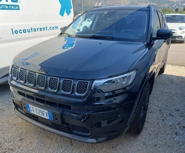 Nero / pastello Usata 2024 Jeep Compass SUV | 24.950 € (Ottimo prezzo) - Immagine 1/3
