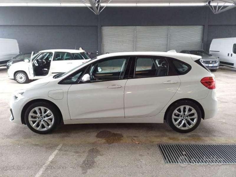 Usata BMW 225 Active Tourer iPerformance 136 CV (100 kW) 2019 Bianco Monovolume