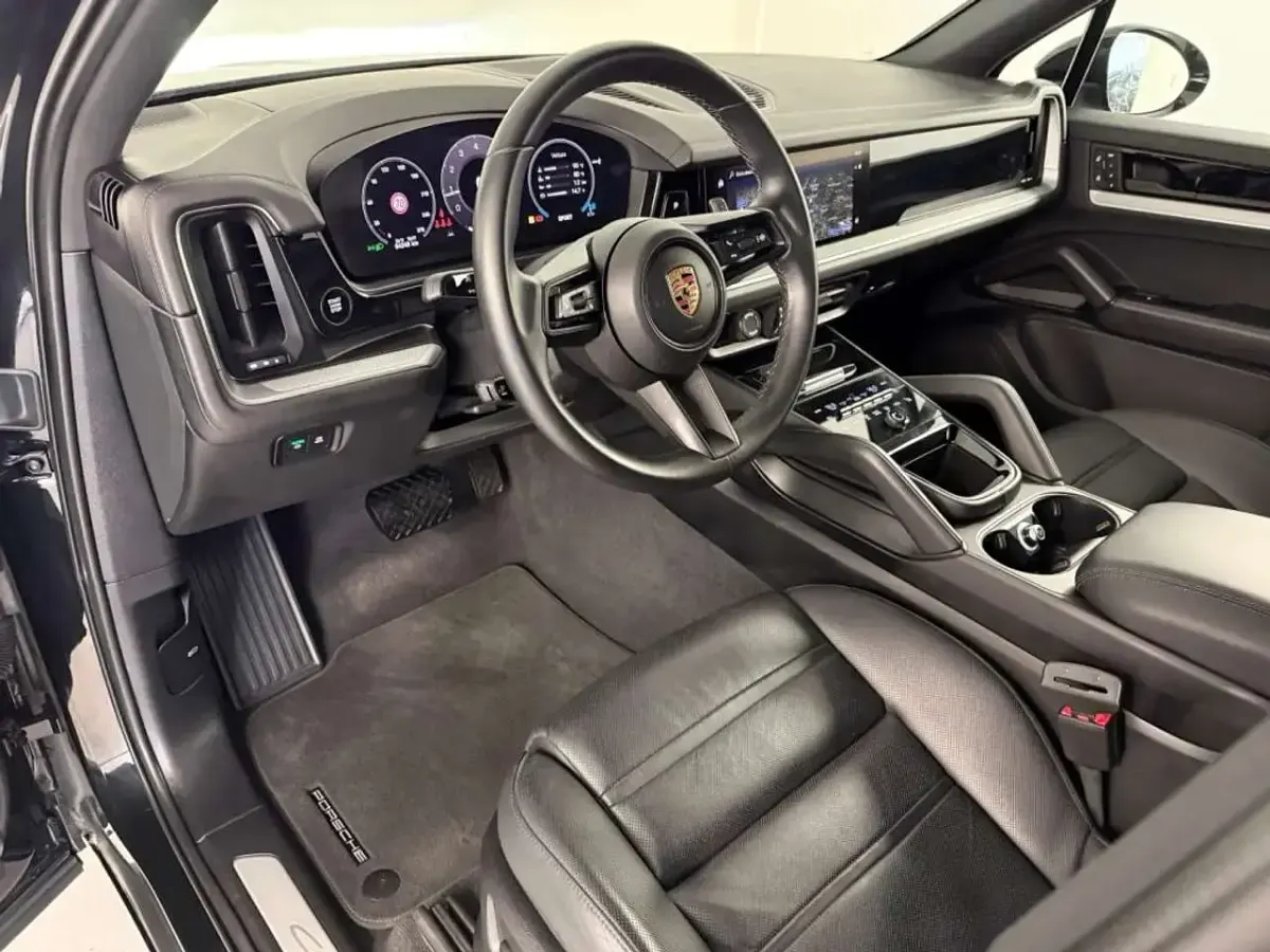 Gebraucht Porsche Cayenne 352 PS (258 kW) 2024 Schwarz SUV