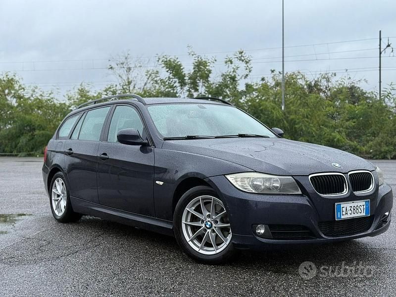 Nero Usata 2010 BMW 318 M Sport Station wagon | 3900 € (Buon prezzo) - Immagine 1/4