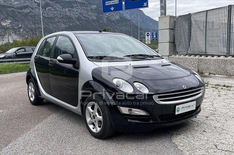 Begagnad Smart ForFour Pulse 75 HK (55 kW) 2006 Svart Halvkombi