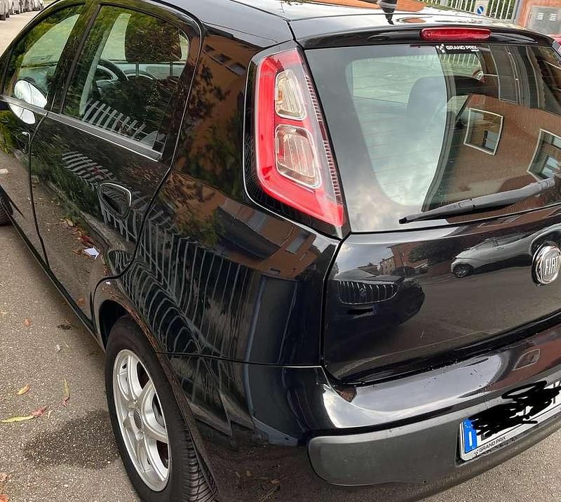 Usata Fiat Punto Evo Dynamic 75 CV (55 kW) 2010 Nero Utilitaria