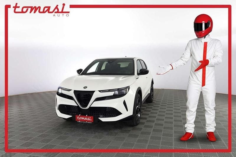 Bianco sempione Nuova 2025 Alfa Romeo Junior Edizione Speciale SUV | 30.900 € (Cara) - Immagine 1/4