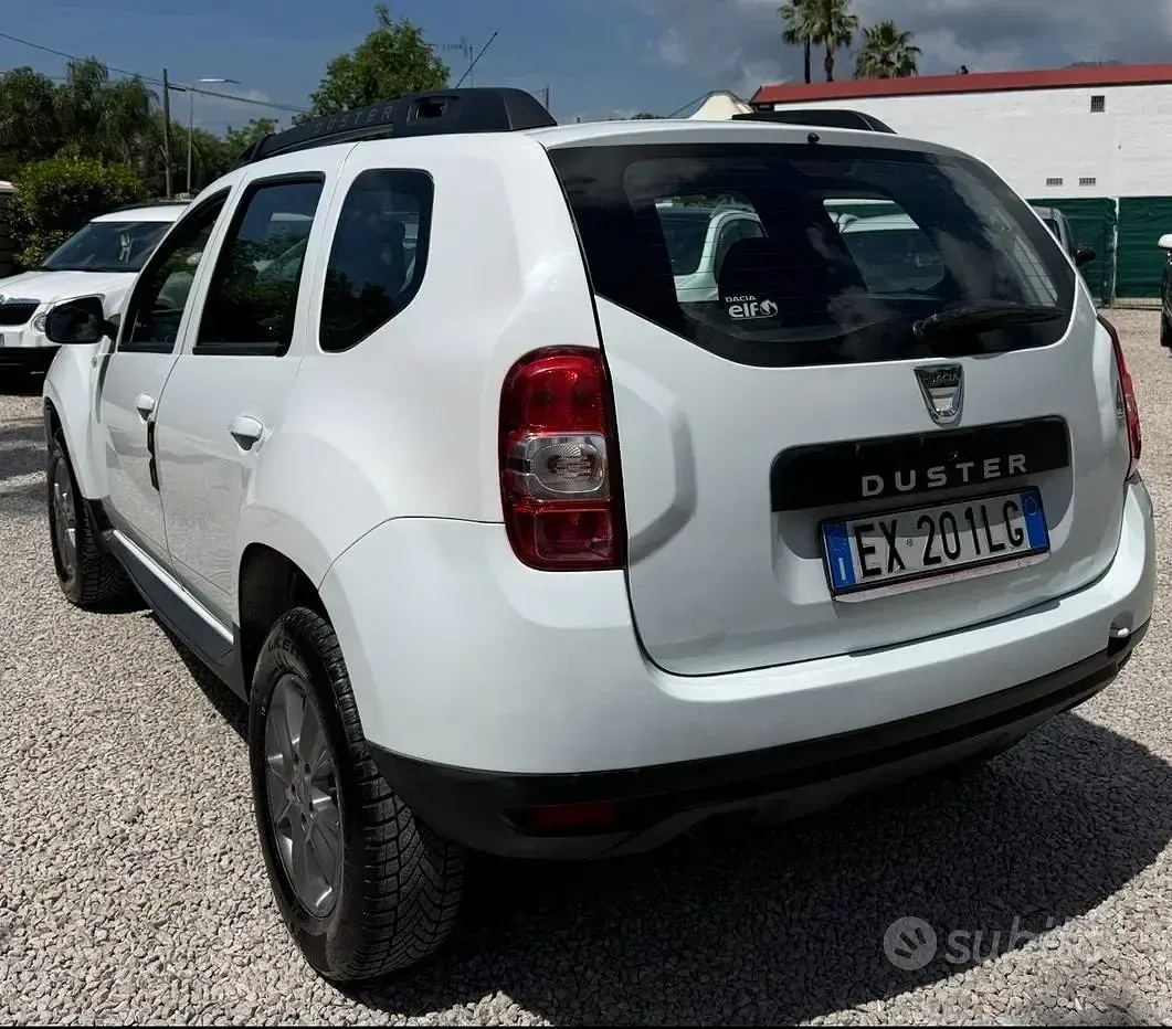 Usata Dacia Duster Lauréate 109 CV (80 kW) 2014 Bianco SUV