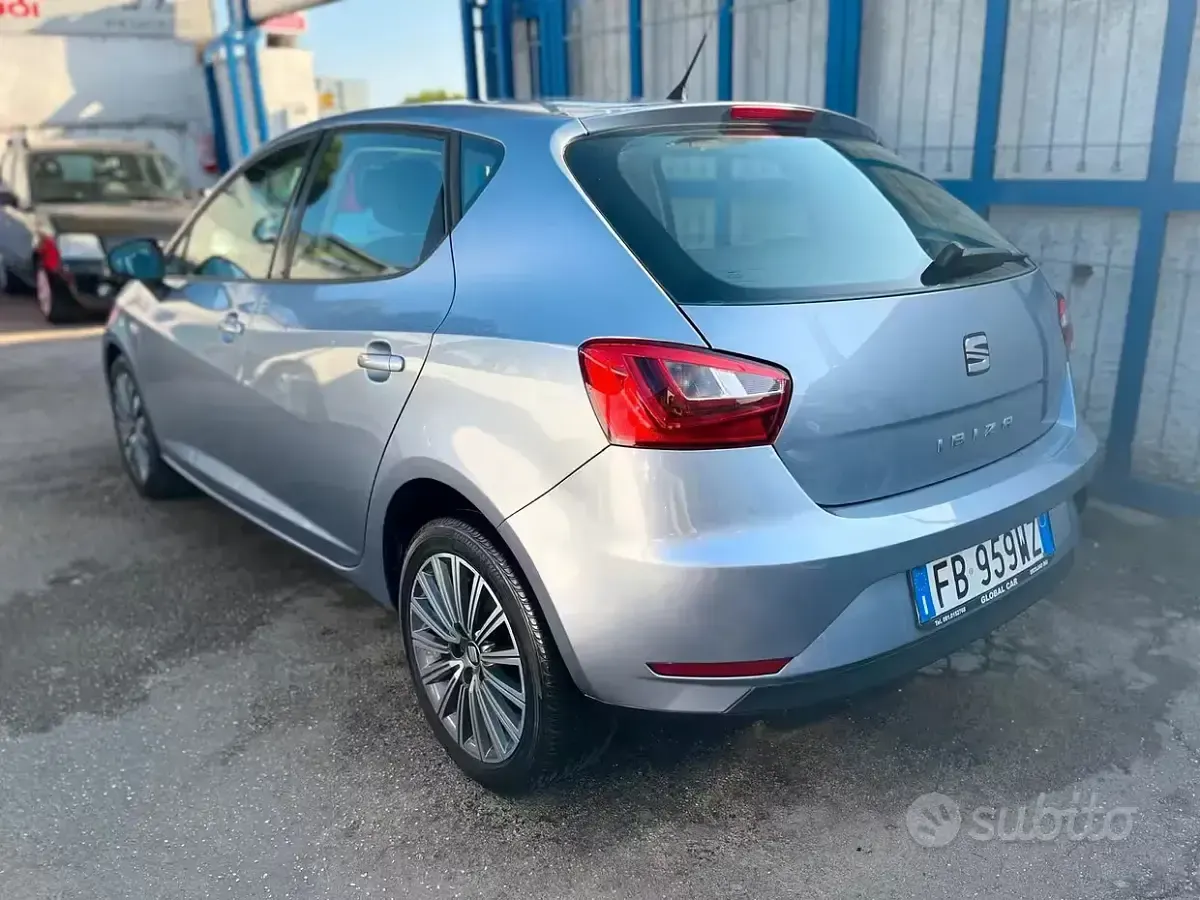 Usata Seat Ibiza CONNECT 95 CV (69 kW) 2016 Grigio Berlina
