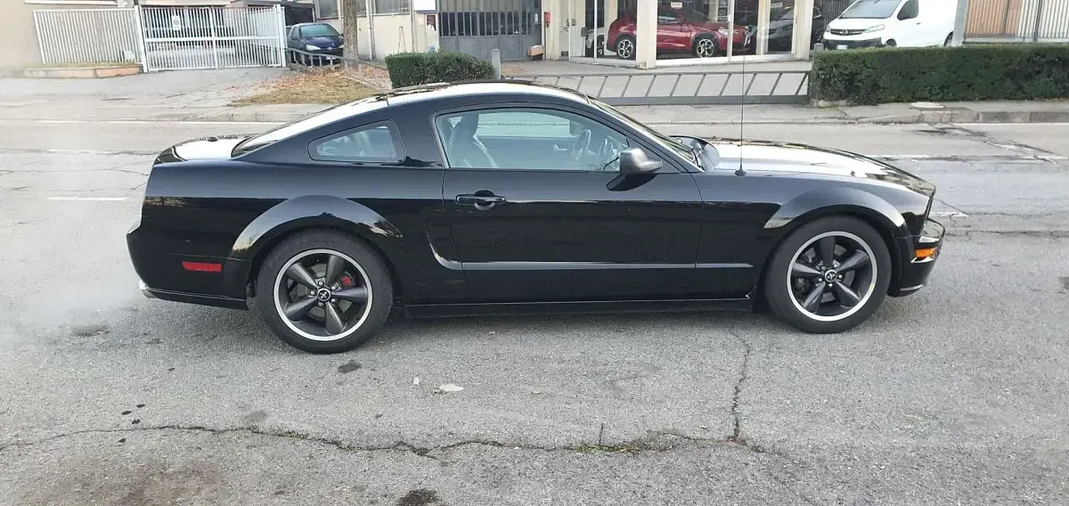 Usata Ford Mustang Bullitt 315 CV (231 kW) 2008 Nero Coupé