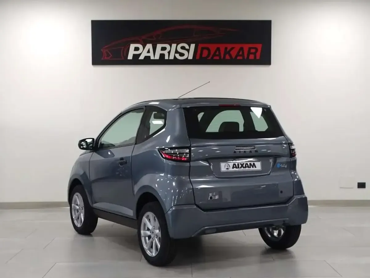 Nuova Aixam AMBITION Pack 5 kW (8 CV) 2026 Grigio titanio Utilitaria
