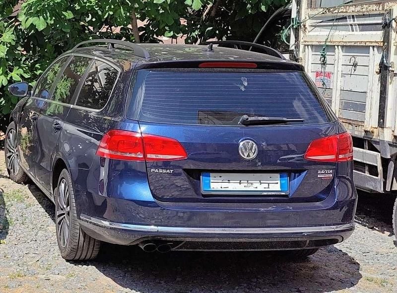 Usata VW Passat Business 140 CV (102 kW) 2012 Blu/azzurro Station wagon