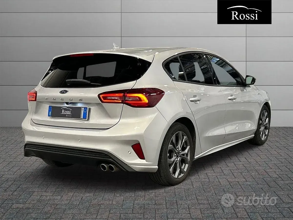Usata Ford Focus ST 115 CV (84 kW) 2025 Grigio Station wagon