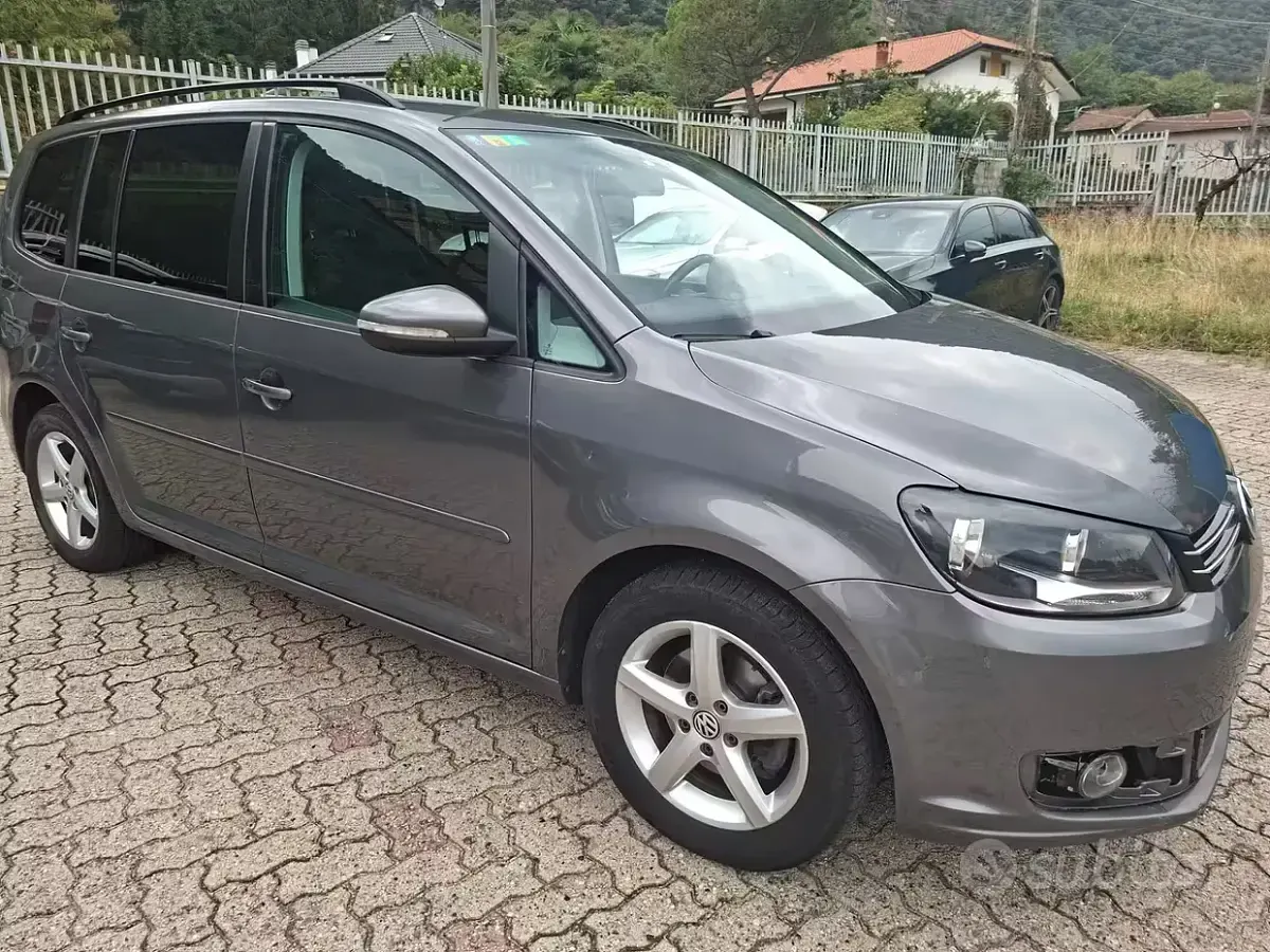 Usata VW Touran Comfortline 105 CV (77 kW) 2014 Grigio Monovolume