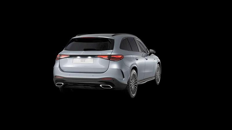 Nuova Mercedes GLC300e Advanced 332 CV (244 kW) 2025 Argento SUV