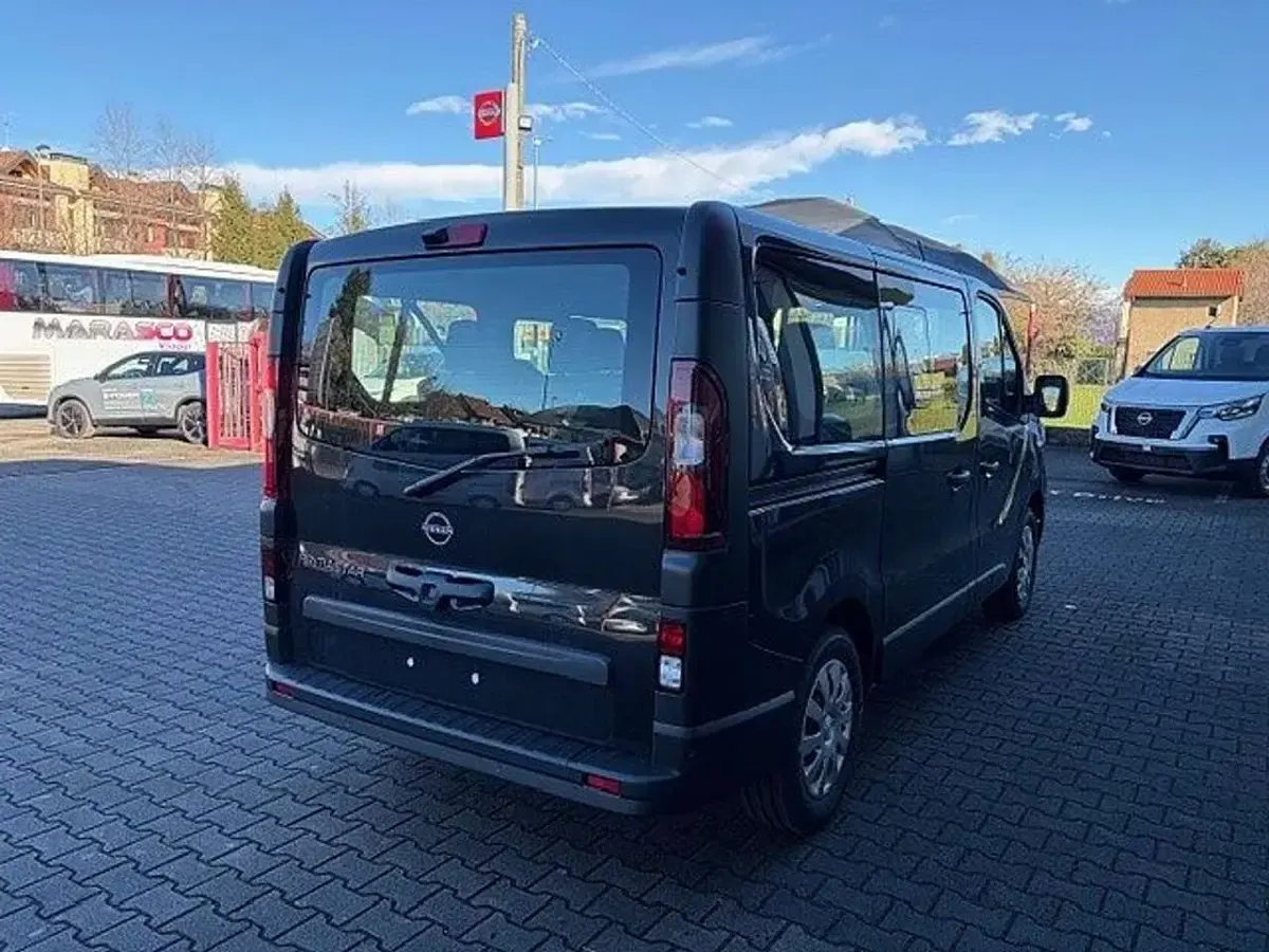 Nowe Nissan Primastar N-Connecta 150 KM (110 kW) 2026 Czarny Minivan