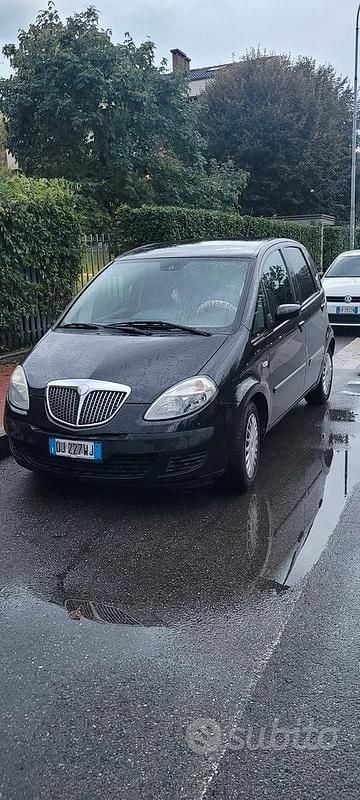 Usata Lancia Musa 90 CV (66 kW) 2007 Nero Monovolume