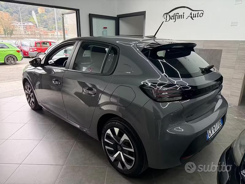 Gebraucht Peugeot 208 Active 75 PS (55 kW) 2024 Grau Kleinwagen