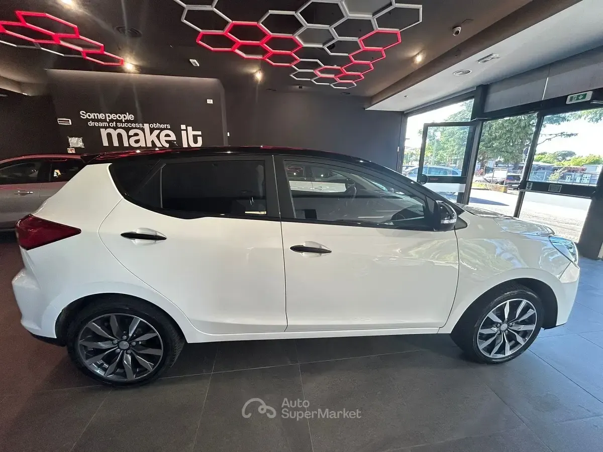 Usata EVO Evo 3 113 CV (83 kW) 2022 Bianco SUV