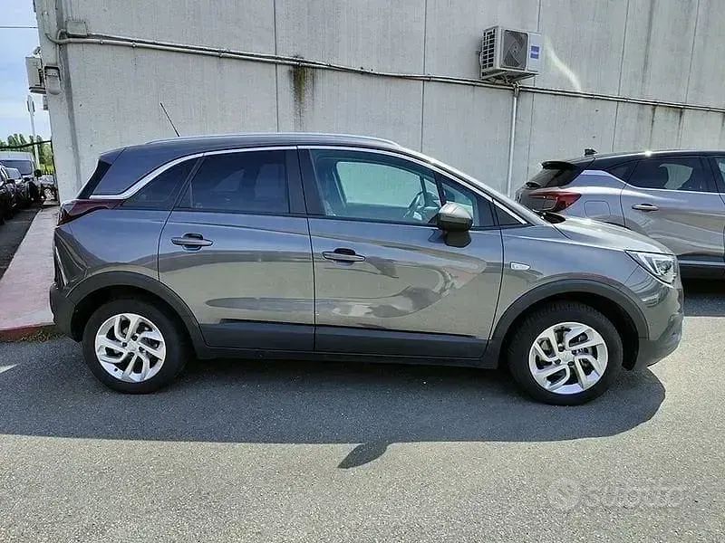 Usata Opel Crossland X Innovation 110 CV (80 kW) 2020 Grigio SUV
