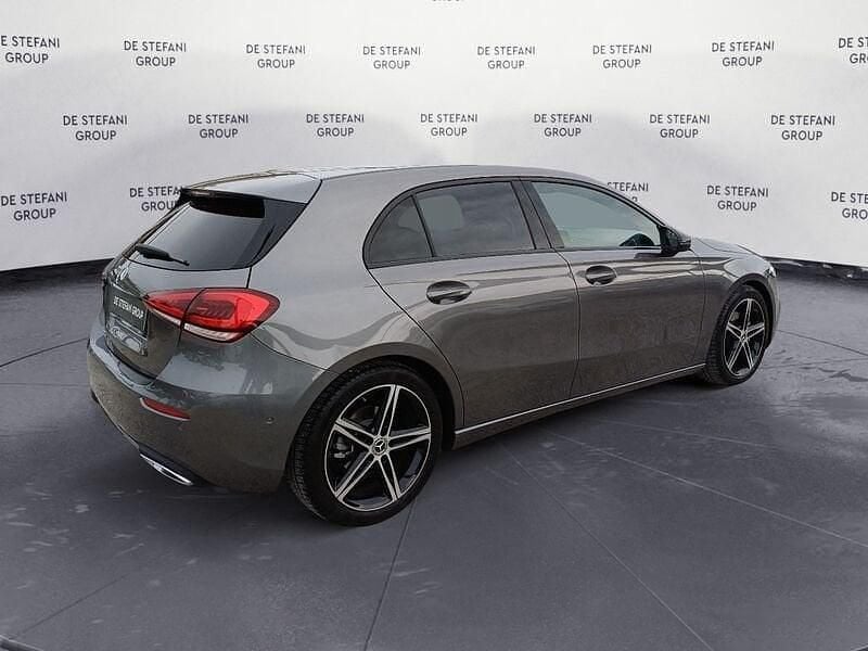 Usata Mercedes A180 Edition 116 CV (85 kW) 2022 Grigio montagna Utilitaria